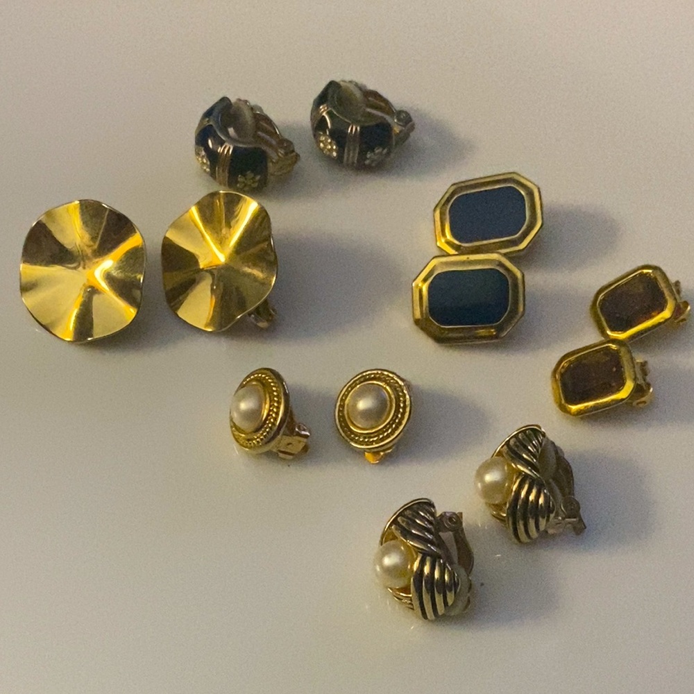 VTG CLIP Earrings Goldtone and Faux Pearl Earring Set Lot - Picture 3 of 3
